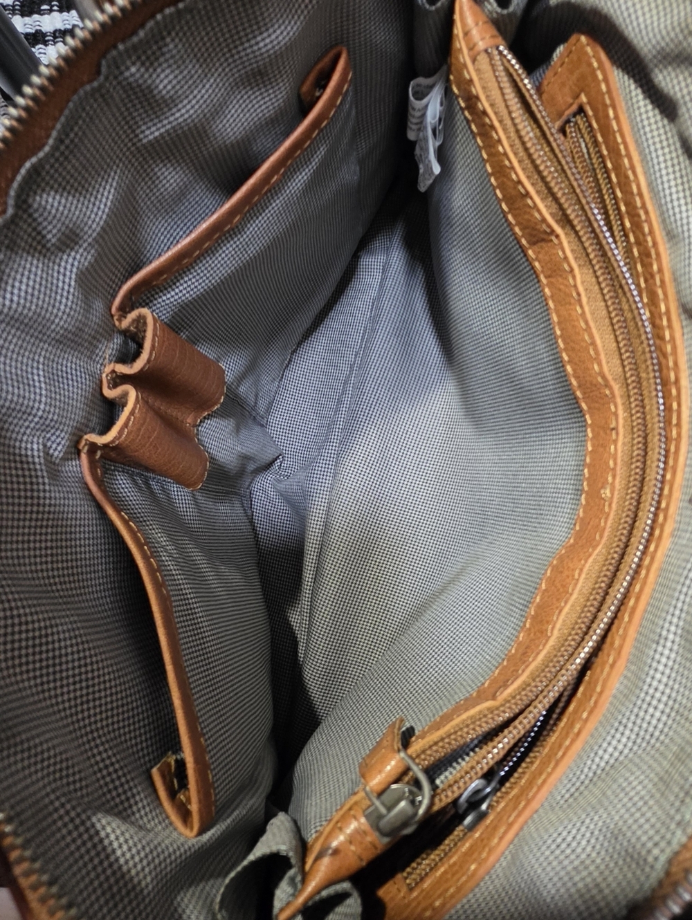 Spikes & Sparrow Genuine leather Purse - Picture 8 of 16